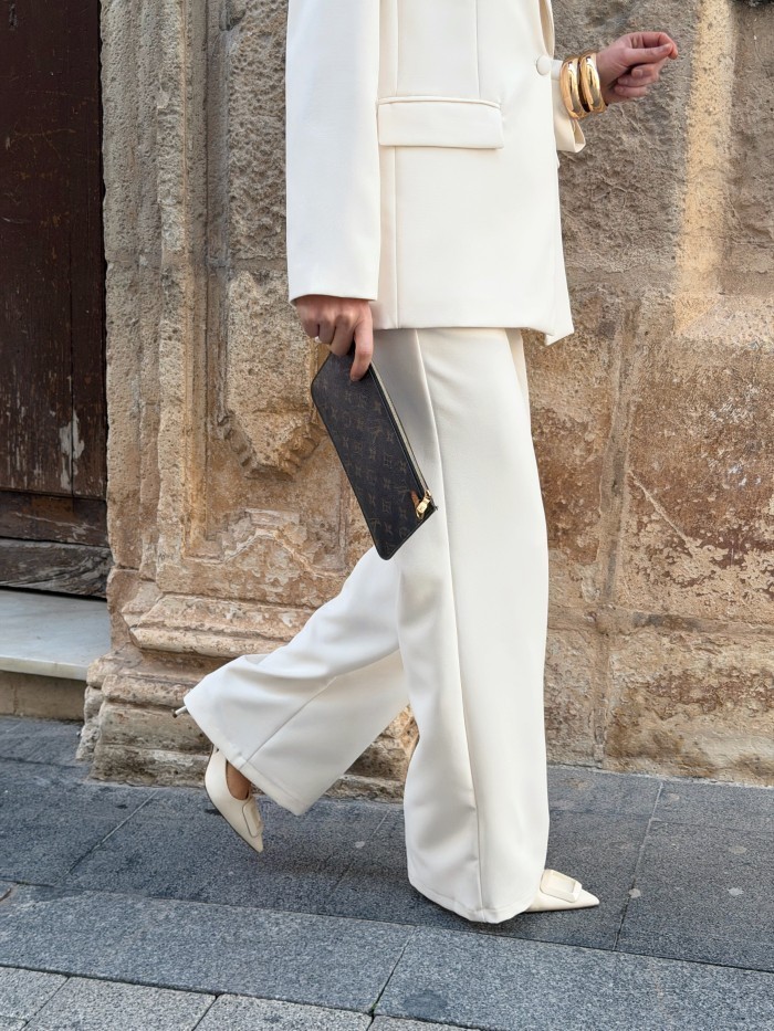 Pantalón Pinzas Leonora Beige
